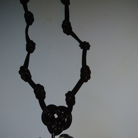 Neclace - Picture 4 of 4